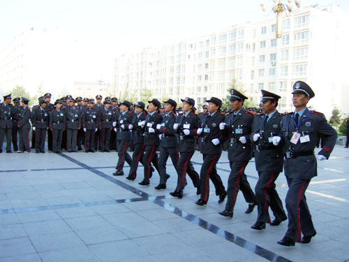 常平保安列隊(duì)雄姿